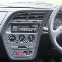 File:2001-2005 Peugeot 307 (T5) 5-door hatchback 02.jpg - Wikimedia Commons