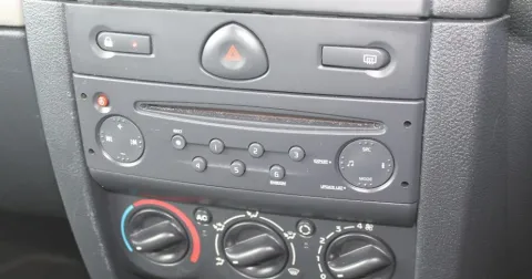 Renault Clio 2005-2007 X65 dash