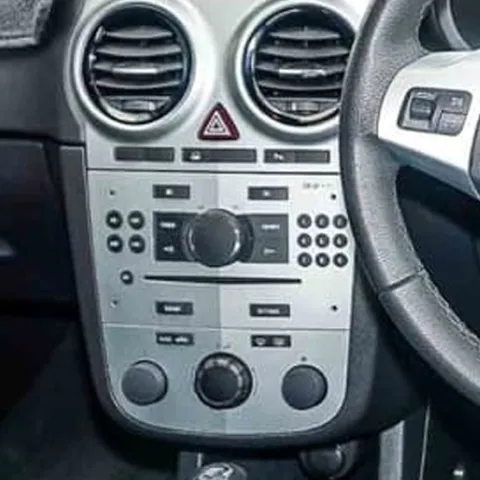 Opel Corsa 2012-2013 dash