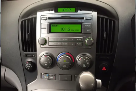 Hyundai iMax 2008-2010 (With AST Button)  dash