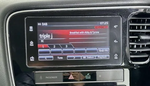 Mitsubishi Outlander 2019-2021 ZL dash