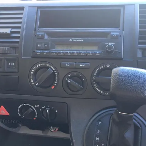 Volkswagen Transporter T5 2004-2010 dash