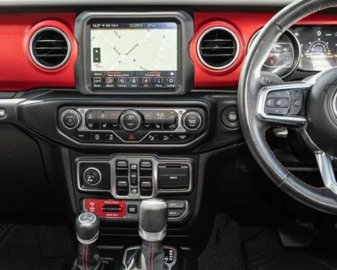 Jeep Wrangler 2018- dash
