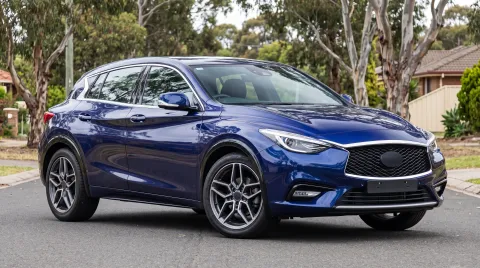 Infiniti Q30 2015-2019