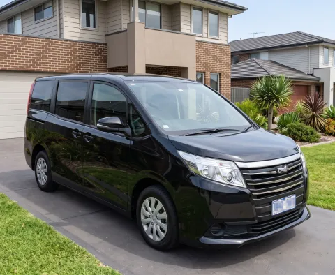 Toyota Noah 2014-2021